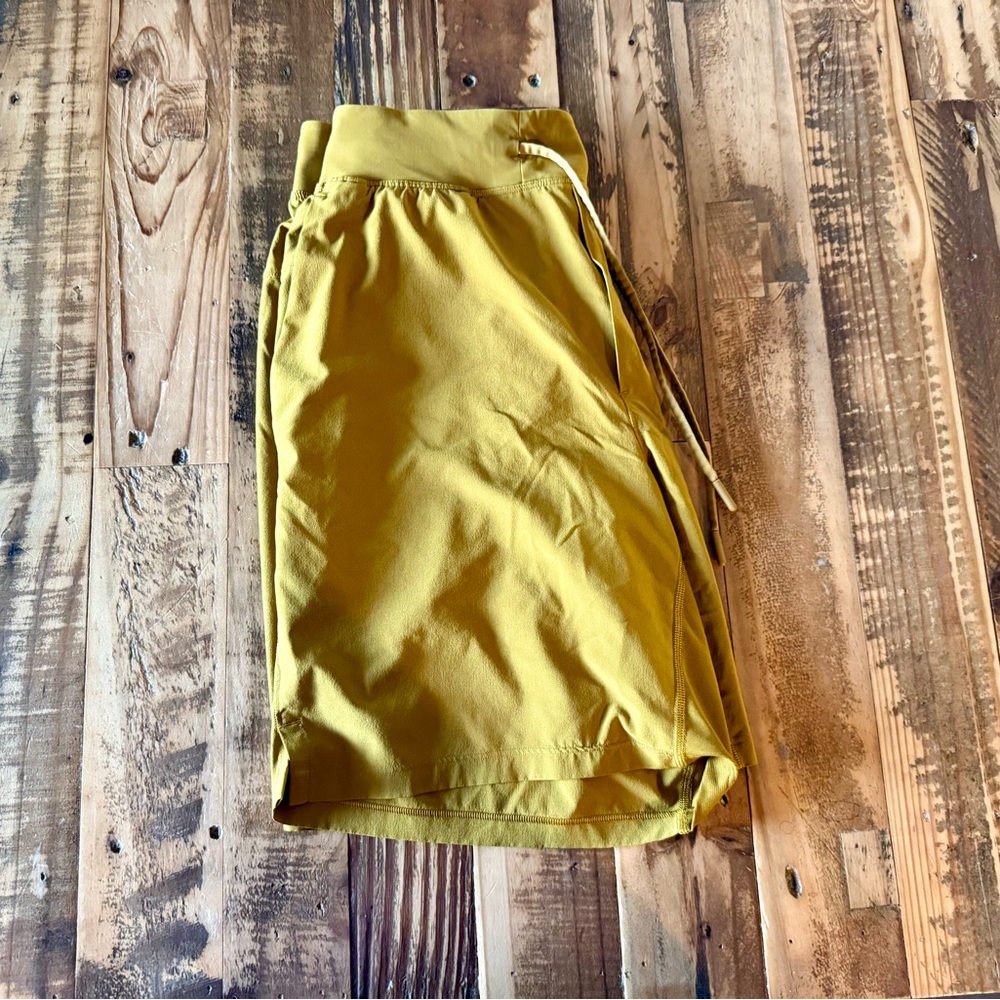 lululemon athletica mustard color Athletic Shorts size medium